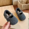Sapatos Mary Jane de Lã Retrô com Aumento Oculto de Altura para Mulheres 2026 Outono/Inverno Novo Estilo Sola Plana Versátil Sapatos de Pelúcia