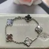 Pulsera de Nácar Gris Natural de Trébol con Flores de Doble Cara de Gran Venta, Joyería de Lujo Ligero con Acabado de Alta Gama, Suministro Directo desde la Fuente