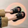 Sandalias y pantuflas de oso nuevas, pantuflas planas de verano para mujer, con orejas estéreo, bonitas zapatillas de baño antideslizantes para hombre.