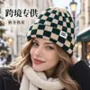 Gorro de punto a cuadros transfronterizo para mujer, diseño retro de bloques de color para otoño e invierno, circunferencia de cabeza grande, efecto adelgazante del rostro, con estampado de logotipo