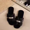 Zapatillas de algodón de suela plana, de una tira, estilo hada, para otoño e invierno, zapatillas mullidas de estilo coreano populares para mujer, adecuadas para usar en exteriores, nuevo estilo 2026