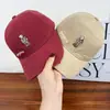 Gorra de Béisbol Bordada de Oso para Mujer, Estilo Coreano Primavera y Otoño, Versátil Casual Ala Ancha, Adelgazante de Rostro, Gorra Suave con Visera de Pato para Hombre