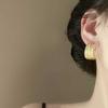 Textura Lujo Ligero Alta Gama Francés Metal Multicapa Aretes en Forma de C Diseño Nicho Elegante Simple Aretes Ins