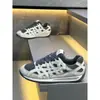 Zapatos de Hombre 2026 Verano Malla Transpirable Modernos Versátiles Casuales Deportivos Ligeros Suela Suave Antideslizantes Zapatos de Papá