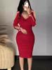 Moda 2024 Saia de Quadril Amazon Europeia e Americana Garota Popular Vestido Justo Plissado com Strass Colorido Verão Feminino Vestido Preto Pequeno
