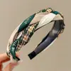 Linda diadema de felpa de dibujos animados para mujer, especialmente diseñada para lavarse la cara y aplicar mascarillas faciales, diadema de corona alta, lista para fotos, crea una atmósfera elegante