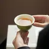 Caramelo Verde Pequena Tangerina Verde Polvilhada Ouro Prensado Caneca de Mão Cerâmica Master Cup Xícara de Chá Novo Estilo Chinês Imitação Dinastia Song Retro Conjunto de Chá Xícara Única