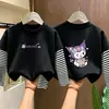 Camiseta de Manga Longa para Meninas Estilo Primavera/Outono 2026 Nova Camada de Base Estilosa para Crianças Top de Algodão Puro Top Falso Duas Peças