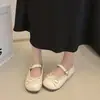 Sapatilhas Mary Jane Lolita de bico fino estilo francês, sapatos pequenos de couro com cadarço estilo japonês, sapatos baixos femininos com laço, novo estilo para 2026