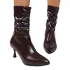 Botas de Moda Apontadas Retro de Salto Alto para Comércio Exterior Transfronteiriço Inverno 2025 Novas Botas Veludadas Franzidas Slim para Mulheres em Estoque