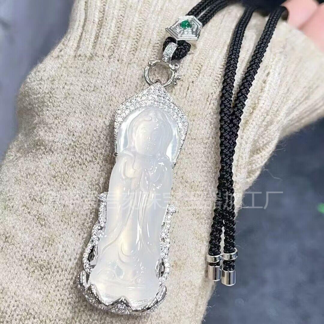 玉髓站观音吊坠