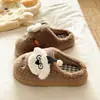 Lindas pantuflas de algodón, antideslizantes y esponjosas, para estudiantes mujeres en dormitorios de invierno, nuevo estilo 2026, con forro de felpa añadido para mayor calidez