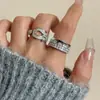 Anillo Amplio Abierto Apilable de Metal Plateado con Microincrustaciones de Circonita de Diseño Exclusivo, Anillo de Diamantes de Forma de Herradura de Gama Alta