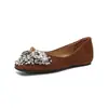 Weiwei Lady 5933-39 Zapatos Planos Cuadrados Poco Profundos con Pedrería para Mujer 2026 Nuevos Mocasines Vintage con Lazo