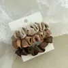 Pacote com Três Scrunchies Coreanos de Alta Qualidade com Textura de Creme na Série Cor Café, Acessórios de Cabelo de Alta Elasticidade