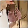 Bolso pequeño para mujer, nueva moda 2024, con textura, cadena, estilo cubo, moderno, estilo occidental, con diamantes, bandolera portátil.