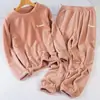 Conjunto Seleccionado Cuidadosamente de Terciopelo de Coral para Hombre y Mujer Invierno Cálido Forro Polar Engrosado Holgado Cálido Ropa de Casa Pijama Franela