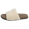 Pantuflas peludas para mujer para usar en exteriores, moda de verano, nuevas vintage versátiles de lana de cordero casual de una línea con letras peludas