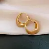 Cuff para Oreja Redondo Cepillado Chapado en Oro Real de 18 Quilates Pendientes de Moda Retro Pendiente de Lujo Ligero Sensación de Alta Gama Sentido de Diseño de Pendientes Nicho