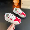 Tênis infantis estilo coreano, coleção primavera 2026, unissex, com sola macia, antiderrapante, com fechos de velcro, tênis dad da moda, versátil e respirável