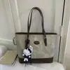 Bolso de Hombro Único con Empalme de Gran Capacidad y Color Contrastante Bolso Tote para Viajes Cotidianos Bolso de Mano de Moda Nuevo Otoño 2025 para Mujer