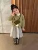 26 Cárdigan de punto floral para niña estilo bosque, estilo pastoral, dulce chaqueta de punto casual de un solo botón con cuello redondo para niñas pequeñas