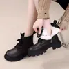 Botas de plataforma de moda estilo británico, botas de mujer cómodas y a la moda, nueva colección otoño/invierno 2026, con cordones, botas de cuero forradas de felpa