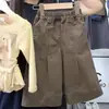 Conjunto de otoño para niñas 2026 nuevo estilo, conjunto de dos piezas para niñas mayores y pequeñas, camiseta infantil de moda