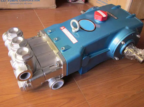 HT400三缸柱塞泵1.jpg