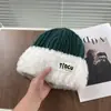 Gorros Cálidos de Otoño e Invierno para Mujeres con Circunferencia de Cabeza Grande, Gorros de Lana Tejida, Gorros de Felpa Versátiles de Celebridad de Internet, Pequeños Gorros Versátiles para el Frío que Muestran la Cara, Modernos