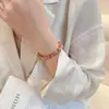 El Nuevo Pulsera de Perlas Rosas para Mujer es una Pulsera Apilable y Joyería Muy Hermosa de Lujo Ligero, de Nicho, Exquisita y con un Toque de Alta Gama