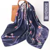 Pañuelo de Seda Cuadrado de 90cm Pañuelo para la Cabeza de Mujer 38 Pañuelo de Seda Satinada Cuadrado Grande para Festivales Stock Disponible Pañuelo de Regalo Cinta