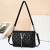 Bolsa de Mão Acolchoada Versátil de Alta Qualidade, Estilo Corrente, Inspirada em Chanel, Nova, Tendência, para o Dia a Dia, de Ombro e Transversal para Mulheres