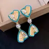 Brincos de Pérola em Formato de Coração Cravejados de Diamante, Estilo Europeu e Americano, Brincos de Luxo Leve de Alta Qualidade, Design Exclusivo, Brincos Modernos e Elegantes para Mulheres