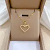 [Acero de titanio] Collar de boda con diamantes de lujo Love Light, ideal para banquetes transfronterizos, para mujeres, celebridades de Internet, cadena de clavícula a juego, acero de titanio.