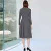 Moda de Primavera Vestido Gris de Manga Larga con Cuello en V de Gama Alta para Mujer Corte Ajustado Simple de Longitud Media Falda de Paraguas Simple Ol