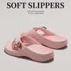 Zapatillas de cinco dedos de dibujos animados para mujer, nuevas de verano para interior, antideslizantes, transpirables, para exteriores, tipo slip-on, zapatillas de garra