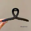 Elegante pinza de garra floral para peinado semi-recogido, nuevo modelo 2026 para mujer, pinza de tiburón de tamaño mediano para la parte trasera de la cabeza, accesorio para el cabello