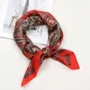 Pañuelo Cuadrado Nuevo Transfronterizo para Mujer de 70 cm Estampado Retro Seda de Imitación Pañuelo de Alta Gama Pañuelo Chal Protector Solar