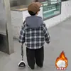 Casaco de Lã Acolchoado com Capuz Estilo Coreano Novo Estilo Outono/Inverno 2026 para Meninos Roupas Espessas Infantis