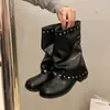 Aumento de Altura Outono/Inverno 2026 Calças Curtas de Tornozelo Retro Versáteis Botas Emagrecedoras Botas de Cano Grosso com Salto Bloco para Mulheres Baixas Novas