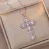 Colar Feminino Colorido Zircônia Joias Design de Nicho Pingente Cruz Completo em Diamante Colar Corrente de Clavícula em Aço Inoxidável