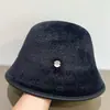 Nuevo Sombrero de Cubo Estilo Japonés Perezoso de Piel Sintética de Visón con Logo Metálico para Mujer, Sombrero de Pescador Versátil de Moda Vintage para Otoño e Invierno