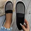 Zapatos Europeos y Americanos Transfronterizos Otoño 2026 Suela Suave Agujeros Huecos Calidad del Aire Zapatos de Madre Antideslizantes Transpirables Zapatos para Mujer Venta al por Mayor
