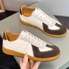 Novos Sapatos Brancos Femininos Outono 2026 Feitos de Couro Bovino de Primeira Linha, Versáteis e Populares, Tênis Casuais Respiráveis de Couro Genuíno para Mulheres