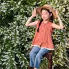 Aimo Beibei Camiseta Infantil de Algodão Respirável Sem Mangas para Meninas Colete Xadrez com Renda de Cor Contrastante Top de Renda