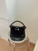 Bolso de mano de alta gama de moda transfronteriza para mujer, bolso cuadrado pequeño retro casual nuevo, versátil para el trabajo, bolso de hombro y bandolera