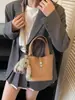 Bolso Cubo de Moda Retro con Hebilla de Cierre para Mujer 2026 Nuevo Estilo Simple Versátil Gran Capacidad Bolso de Hombro Cruzado
