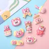 Desenho Animado Urso Morango Menina Resina DIY Gel de Creme Acessórios para Cabelo Grampo Copo de Água Capa de Celular Adesivo para Geladeira Acessórios