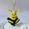 Pingente Chaveiro Abelhinha Crochê Feito à Mão, Boneca Cartoon Fofa, Presente Criativo, Produto Acabado, Atacado Disponível
